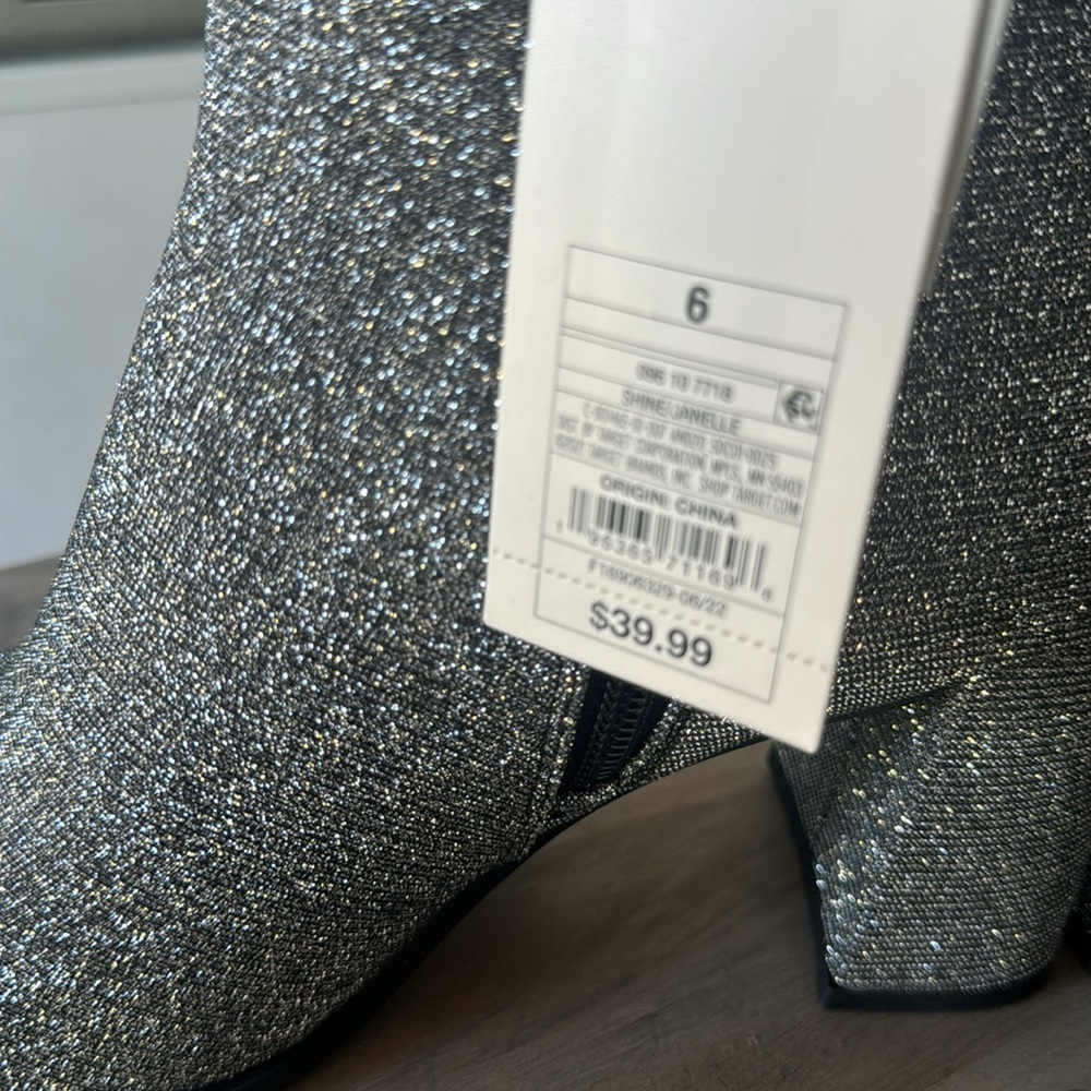 Nwt. Shimmer ankle boots - Picture 4 of 4